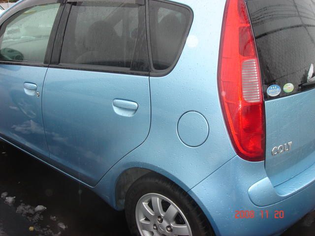 2004 Mitsubishi Colt