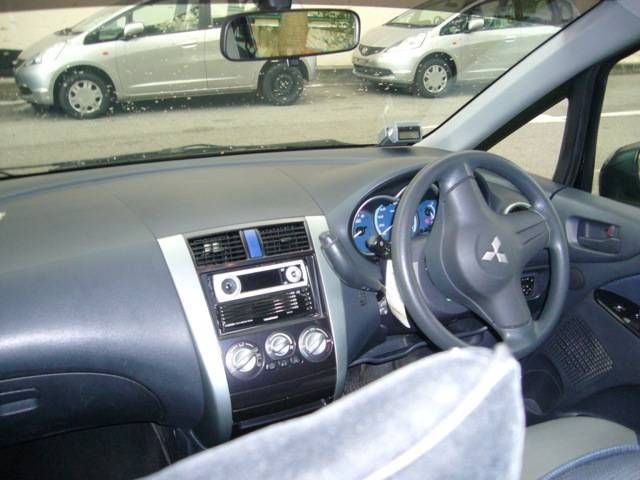 2004 Mitsubishi Colt