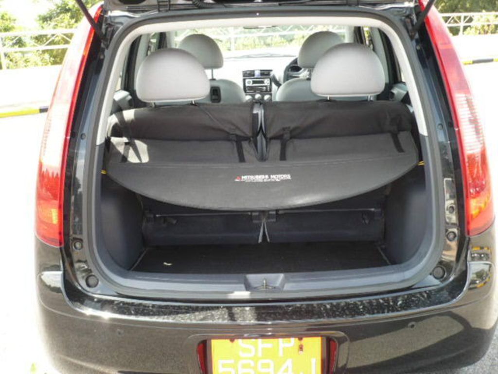 2004 Mitsubishi Colt