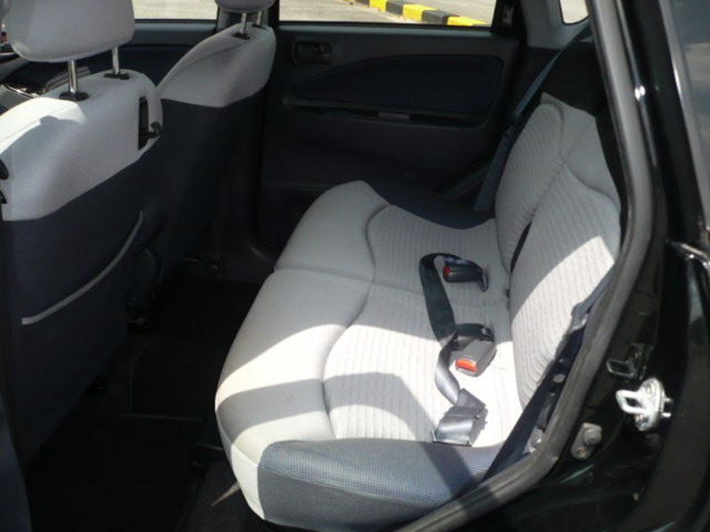 2004 Mitsubishi Colt