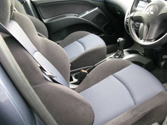 2004 Mitsubishi Colt