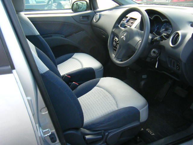 2004 Mitsubishi Colt