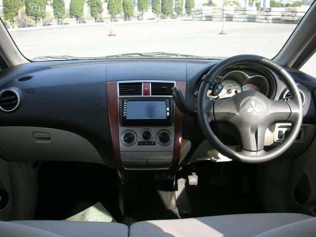 2004 Mitsubishi Colt
