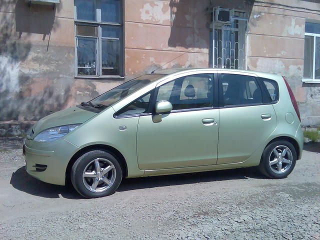 2004 Mitsubishi Colt
