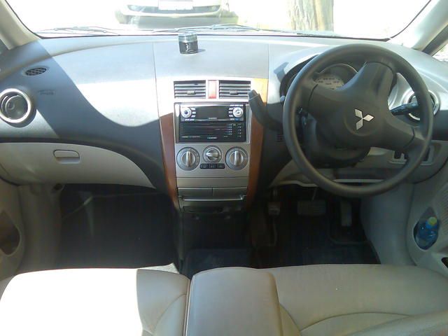 2004 Mitsubishi Colt