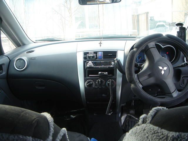 2004 Mitsubishi Colt