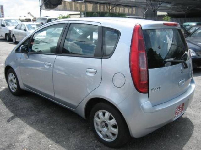 2004 Mitsubishi Colt