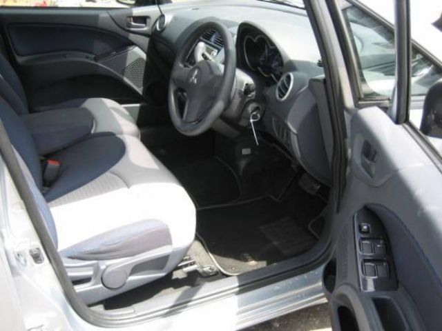 2004 Mitsubishi Colt