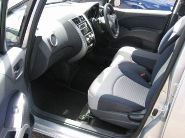 2004 Mitsubishi Colt