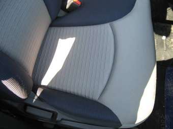2004 Mitsubishi Colt Photos