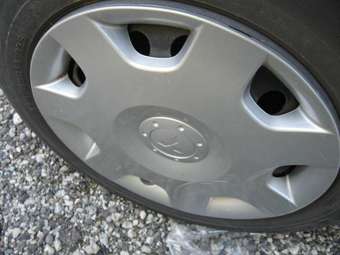 2004 Mitsubishi Colt Pictures