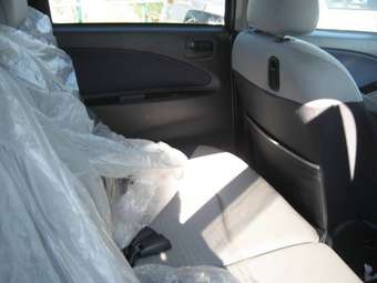 2004 Mitsubishi Colt Photos