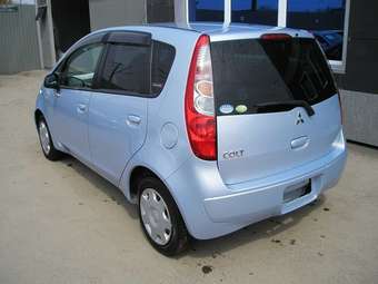 2004 Mitsubishi Colt Photos