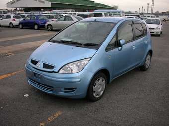 2004 Mitsubishi Colt Pictures