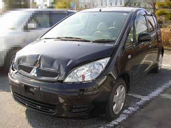 2004 Mitsubishi Colt Pictures