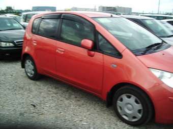 2004 Mitsubishi Colt Pictures