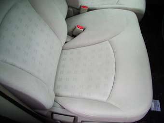 2004 Mitsubishi Colt Pictures