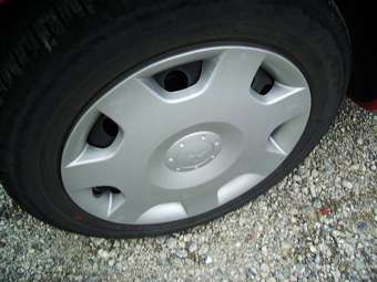 2004 Mitsubishi Colt Pictures