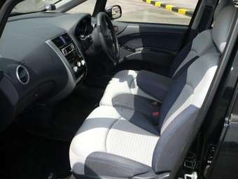 2004 Mitsubishi Colt Photos