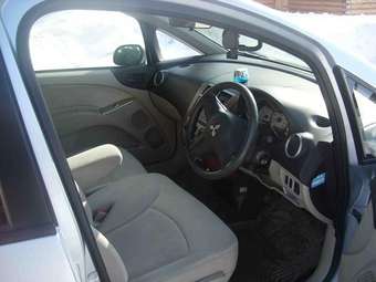 2004 Mitsubishi Colt Pictures