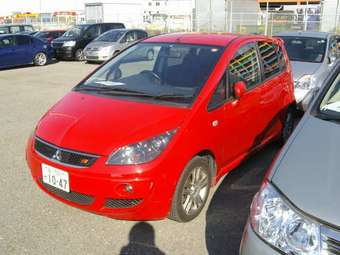 2004 Mitsubishi Colt Photos