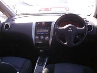 2004 Mitsubishi Colt Pictures
