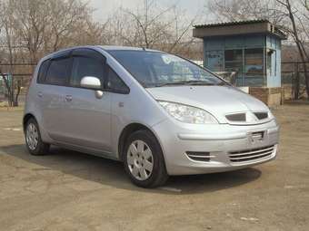 2004 Mitsubishi Colt Photos