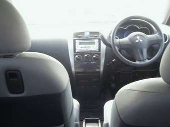 2004 Mitsubishi Colt Pictures
