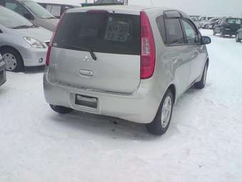 2004 Mitsubishi Colt Photos