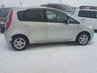 2004 Mitsubishi Colt Pictures