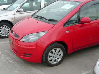 2004 Mitsubishi Colt Photos