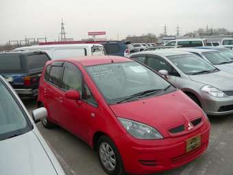 2004 Mitsubishi Colt Pictures