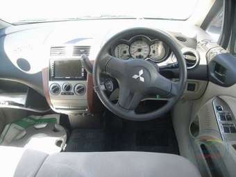 2004 Mitsubishi Colt Pictures