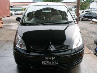 2004 Mitsubishi Colt Images