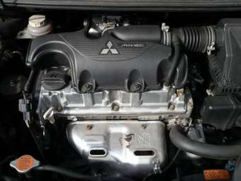 2004 Mitsubishi Colt Photos