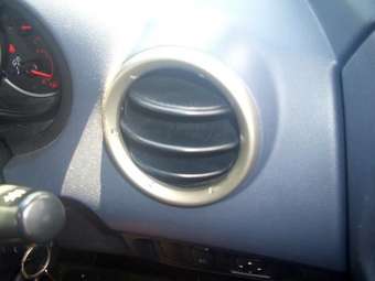 2004 Mitsubishi Colt Images