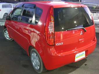 2004 Mitsubishi Colt Photos