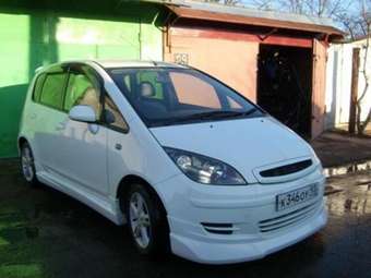 2004 Mitsubishi Colt Pictures