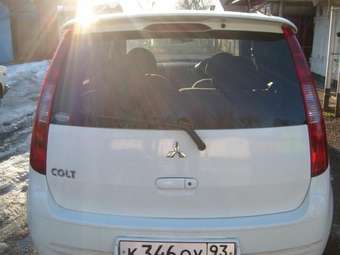 2004 Mitsubishi Colt Pictures