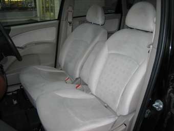 2004 Mitsubishi Colt Images
