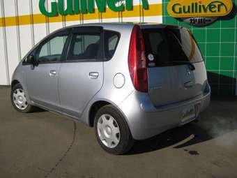 2004 Mitsubishi Colt Pictures