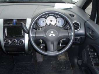 2004 Mitsubishi Colt Images
