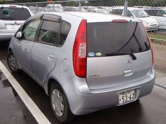 2004 Mitsubishi Colt Pics