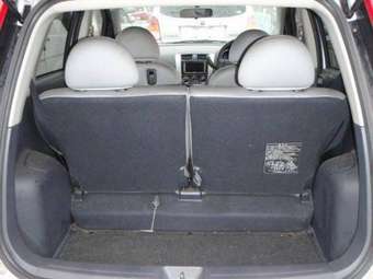 2004 Mitsubishi Colt Pictures