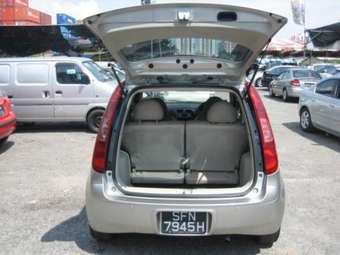 2004 Mitsubishi Colt Photos