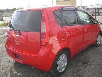 2004 Mitsubishi Colt Pictures