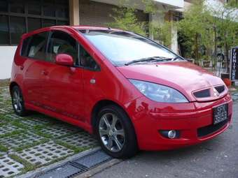 2004 Mitsubishi Colt Pics