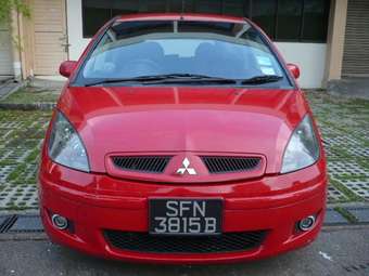 2004 Mitsubishi Colt Pictures