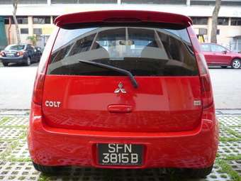 2004 Mitsubishi Colt Photos