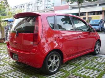 2004 Mitsubishi Colt Pictures